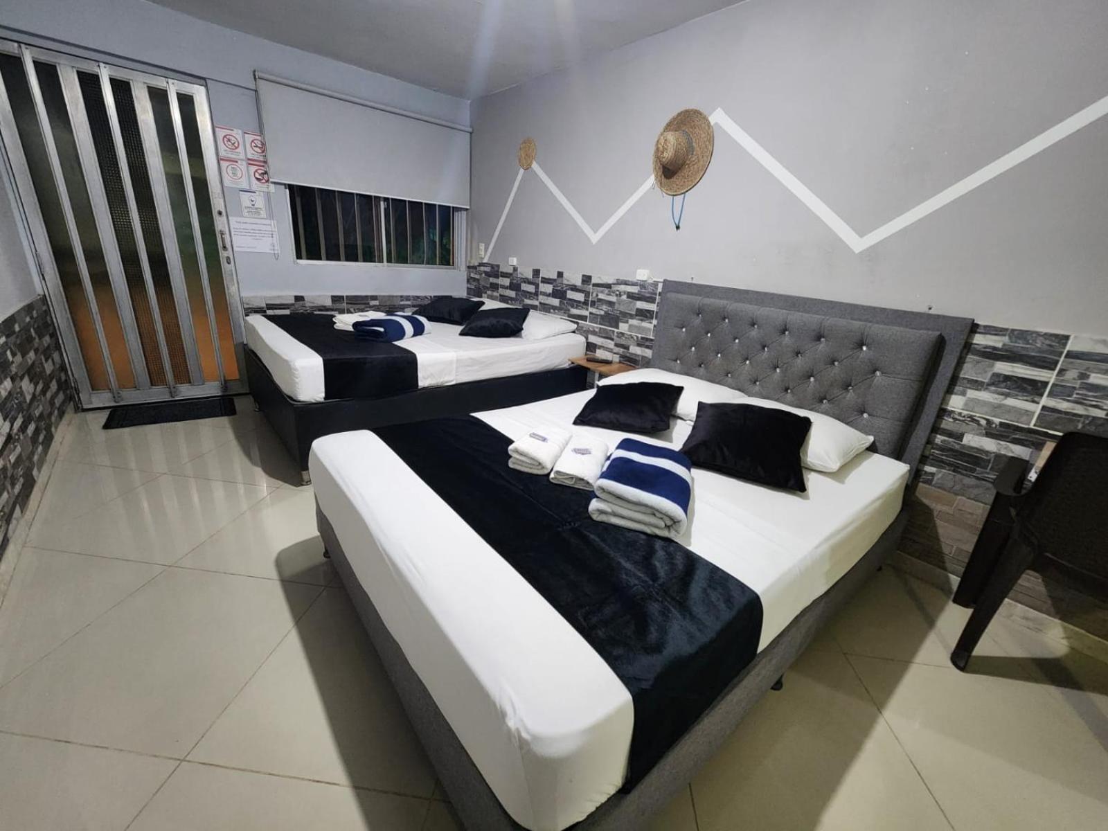 Hotel Medellin Calasanz Exterior photo